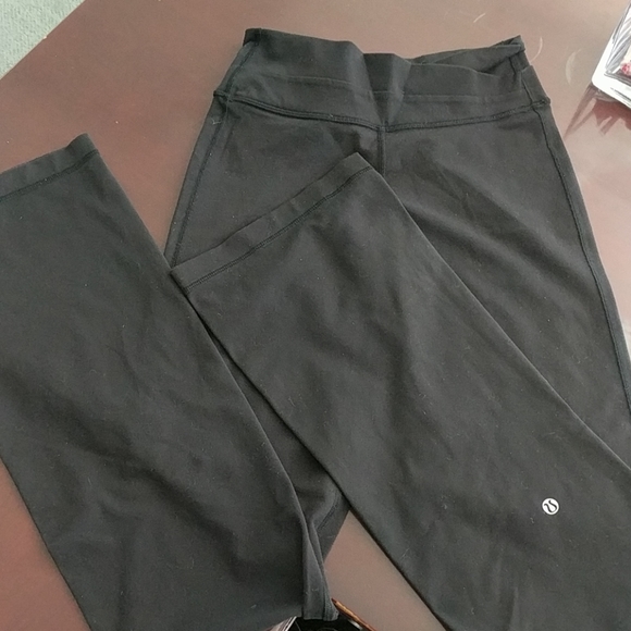 Lululemon leggings (straight leg)
